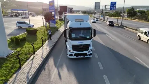 "Bu meslek kadınlara göre değil" dediler, o direksiyon başına geçti: Yolların sultanı Meliha