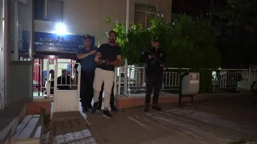 2 yıl önce kendisini sakat bırakan husumetlisini, tabancayla ağır yaraladı