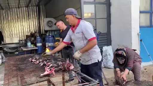 Niğde’deki metal ustaları bayramda tezgahlarını kelle ütmek için açıyor