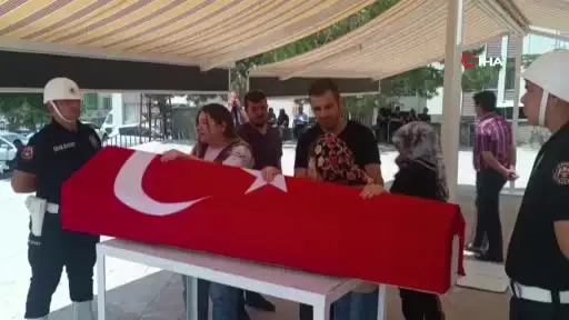 Kurban keserken kalp krizi geçiren polis memuru hayatını kaybetti