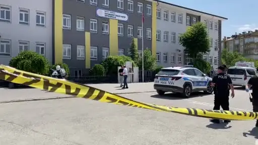 Konya’da bir öğretmen okulda uğradığı silahlı saldırıda hayatını kaybetti