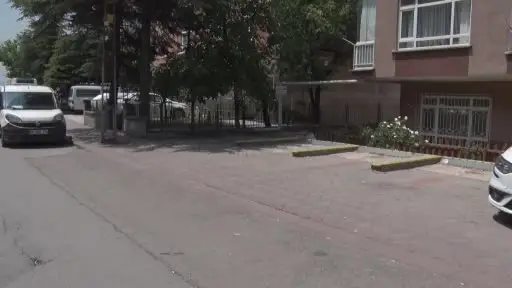 Ankara’da sokak ortasında uyuşturucu krizine girdiği öngörülen 2 kişi hayatını kaybetti