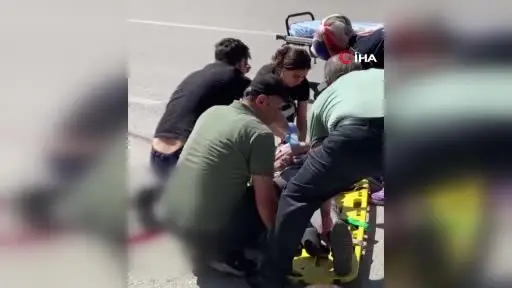 Otomobilin çarptığı bisikletli hayatını kaybetti