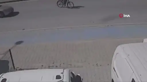 Bisiklet sürücüsünün hayatını kaybettiği kaza kamerada