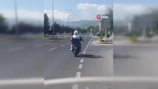 LGS’ye geç kalan öğrencileri polis yetiştirdi