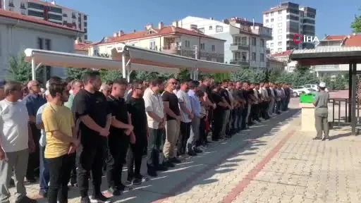 Kazada ölen motor tutkunu adam toprağa verildi