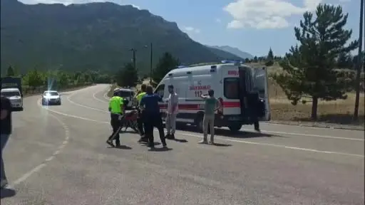Konya’da motosiklet virajı alamadı: 2 yaralı