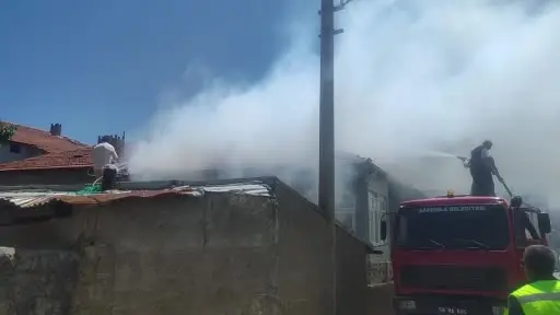 Müstakil evde çıkan yangın mahallede paniğe neden oldu