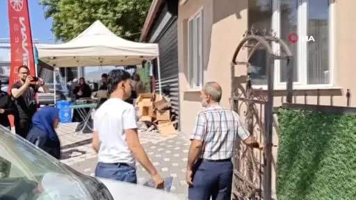 Sınava geç kalan öğrencinin ailesinden gazetecilere tepki