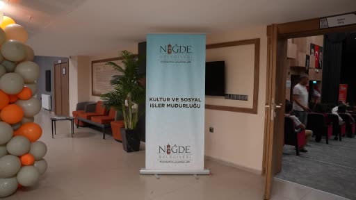 Niğde’de öğrencilerden İngilizce tiyatro