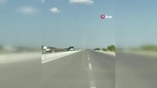 Ters şeritten giden kamyonet yürekleri ağza getirdi