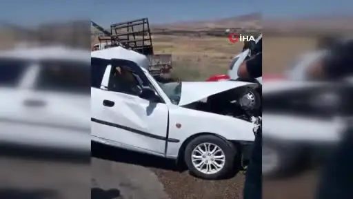 Ankara’da 2 araç kafa kafaya çarpıştı: 1 ölü, 1 yaralı