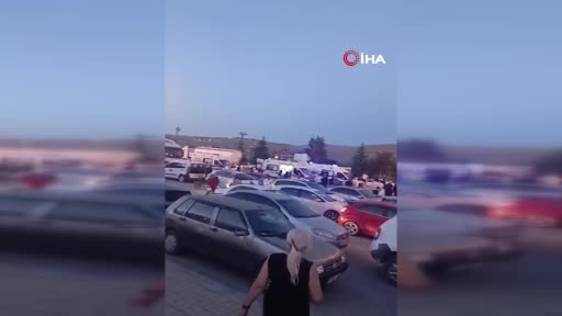 Çankırı’da hafif ticari araç park halindeki tırın dorsesine çarptı: 2 ölü, 3 yaralı
