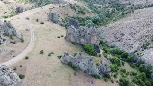 Efsanelere konu olan Gelin Kayası havadan görüntülendi