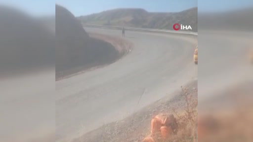 Beypazarı’nda kontrolden çıkan kamyon yol kenarına devrildi: 2 yaralı