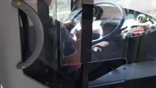Ankara’da otobüs şoförü seyir halindeyken telefonla oynadı: O anlar cep telefonu kamerasına yansıdı