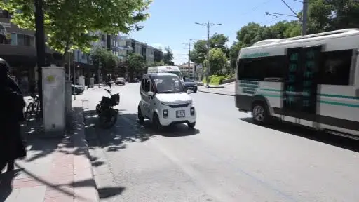 Fazla yolcu taşıyan sürücüden polise ‘3 çocuk 1 kişi yapar’ savunması