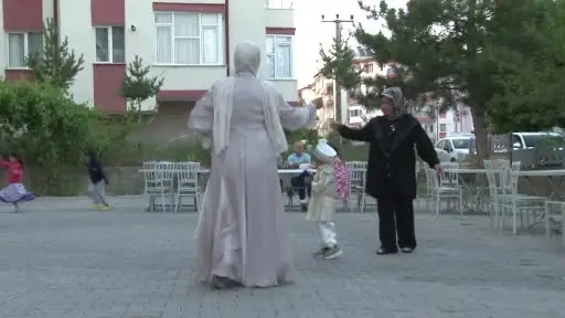 Asrın felaketinin simgesi olan bebeklerden Umut’a buruk sünnet düğünü