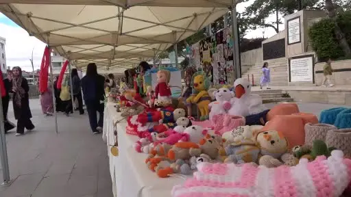 Aile Destek Merkezleri’nde üreten anneler ve çocuklarının ürünleri vatandaşların beğenisine sunuldu