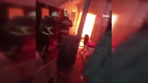 Keresteciler Sitesi’ndeki yangında itfaiye ekiplerinin zamanla yarışı kameralara yansıdı