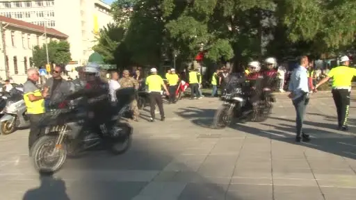 Motosiklet sürücüleri kuralları ve yöntemleri uzmanından dinledi