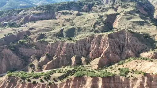 Hem ismi hem de görüntüsüyle dikkat çekiyor, ziyaretçilerine eşsiz manzara sunuyor