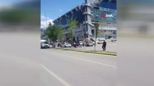 Ankara’da yolun karşısına geçen yayaya otomobil çarptı