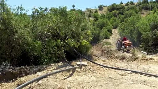 Emekli olup döndüğü memleketinin su sıkıntısını çözdü