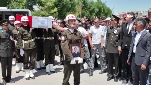 Şehit Uzman Çavuş Enver Yaman son yolculuğuna uğurlandı