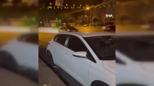 Yolu kapatıp drift atan trafik magandası kamerada