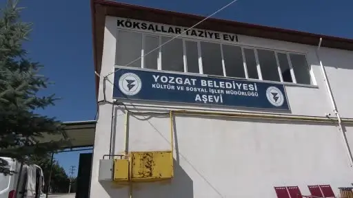 Her gün 600 kişiye sıcak yemek, 60 kişiye ücretsiz berber hizmeti veriliyor