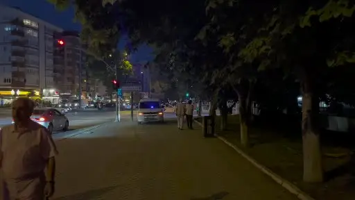 Kız arkadaşıyla yürürken kar maskeli şahıs tarafından bacağından vuruldu