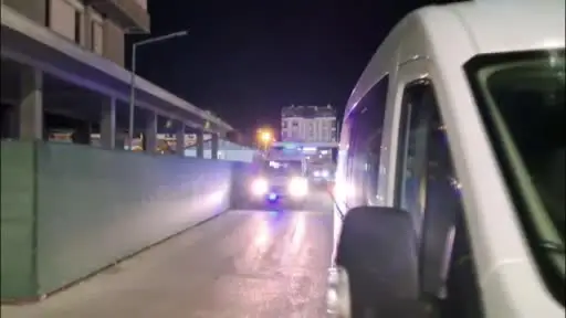 Karaman’da kamyona çarpan kamyonet sürücüsü araçta sıkıştı: 1 yaralı