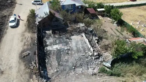 Kül olan evlerinden kalan tek şey Kur’an-ı Kerim