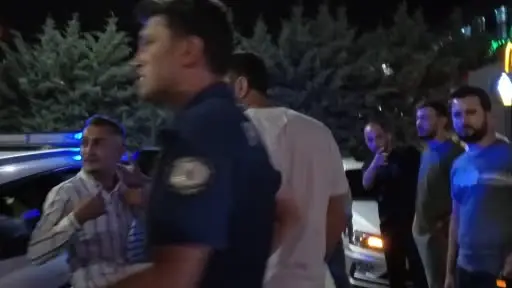Alkollü sürücü önce polise direnip zorluk çıkardı, sonra polis aracının camını kırdı