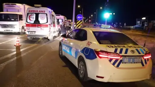 Aksaray’da tır ile 2 otomobil çarpıştı: 1 yaralı