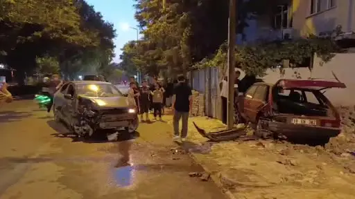 Bisikletli çocuğa çarpmamak için direksiyonu kırdı, park halindeki araca çarptı