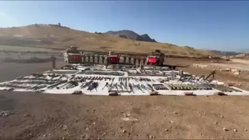 Pençe-Kilit Operasyonu bölgesinde tespit edilen mağarada çok sayıda silah, mühimmat ve yaşam malzemesi ele geçirildi