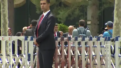 Cumhurbaşkanı Yardımcısı Yılmaz, 15 Temmuz Anıtı’na çelenk bıraktı