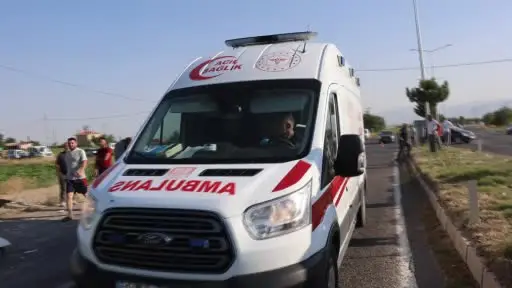 Tarım işçilerini taşıyan minibüs takla attı: 9 yaralı