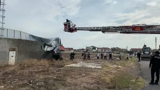 Aksaray’da yapı malzeme deposunda yangın paniği