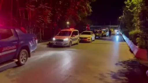 Hakkında 9 yıl hapis cezası bulunan şahıs jandarma aracı içerisinde tabancayla intihar girişiminde bulundu