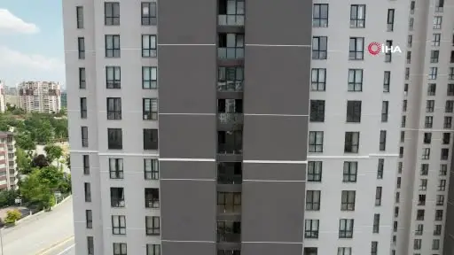 3 kişiye mezar olan bina "Hayata Değer" sloganıyla tanıtıldı