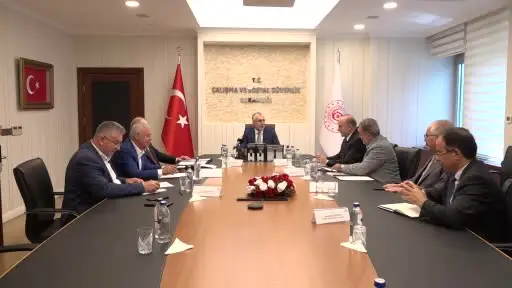 Bakan Işıkhan: "İşçilerimize birinci altı ay için yüzde 24, ikinci, üçüncü ve dördüncü altı aylar için gerçekleşen enflasyon oranını teklif ediyoruz"