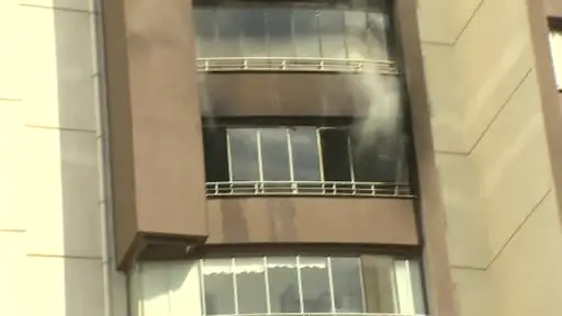 Ankara’da 14 katlı binada çıkan yangında mahsur kalan anne ile oğlu kurtarıldı