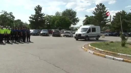 Trafik kazasında hayatını kaybeden eski Bitlis Valisi Karaömeroğlu’nun cenazesi törenle Ankara’ya uğurlandı