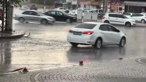 Konya’da yağmur bastırdı, sücürüler zor anlar yaşadı