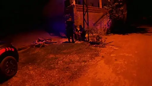 Tartışan 2 arkadaş birbirini bıçakladı: 2 yaralı