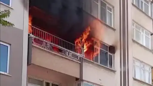 Konya’da apartmanda yangın paniği: 5 kişi dumandan etkilendi