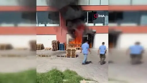 Yangın tüpünü alan koştu
